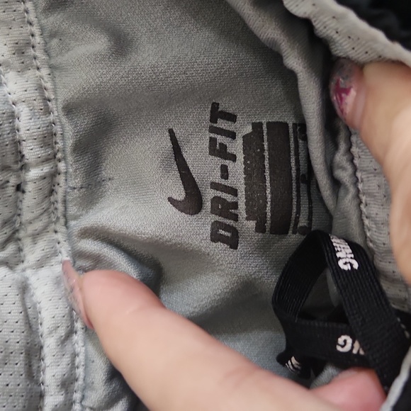 Nike Dri fit shorts - Picture 3 of 5